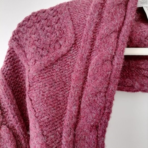 NWT Old Navy Womens Burgundy Red Cable Knit Infinity Scarf One Size - Picture 2 of 3